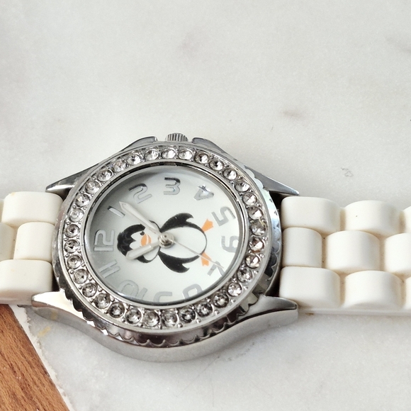Penguin Design Watch with Rhinestones - Picture 6 of 8